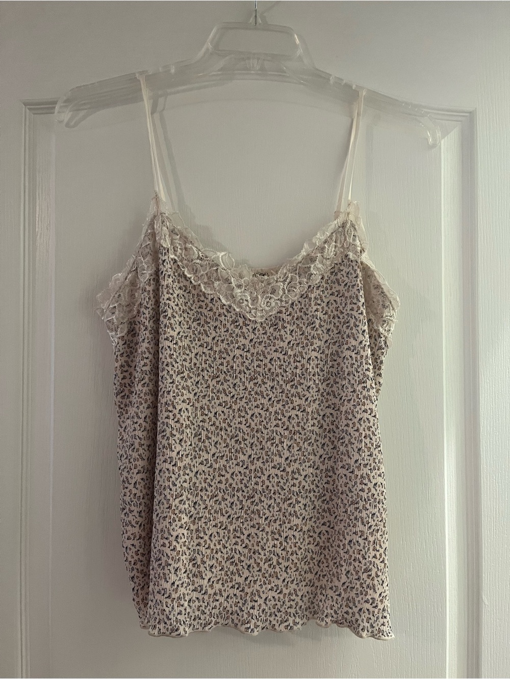 everleigh Cream Floral Lace-Trim Cami